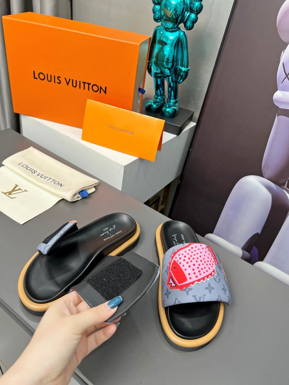 Louis Vuitton Slippers